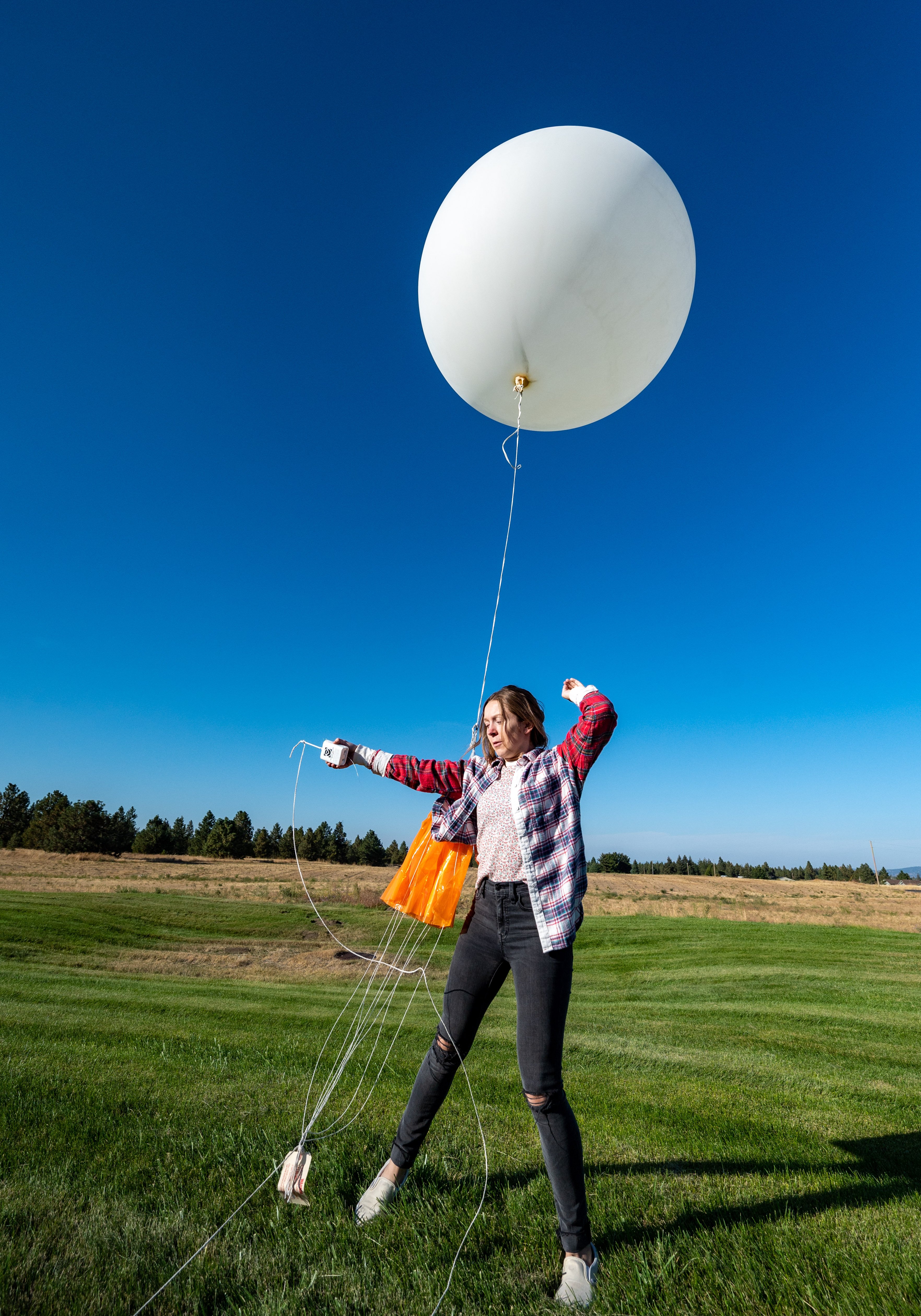 How weather balloons collect data? The simple guide to weather balloons for everyone!