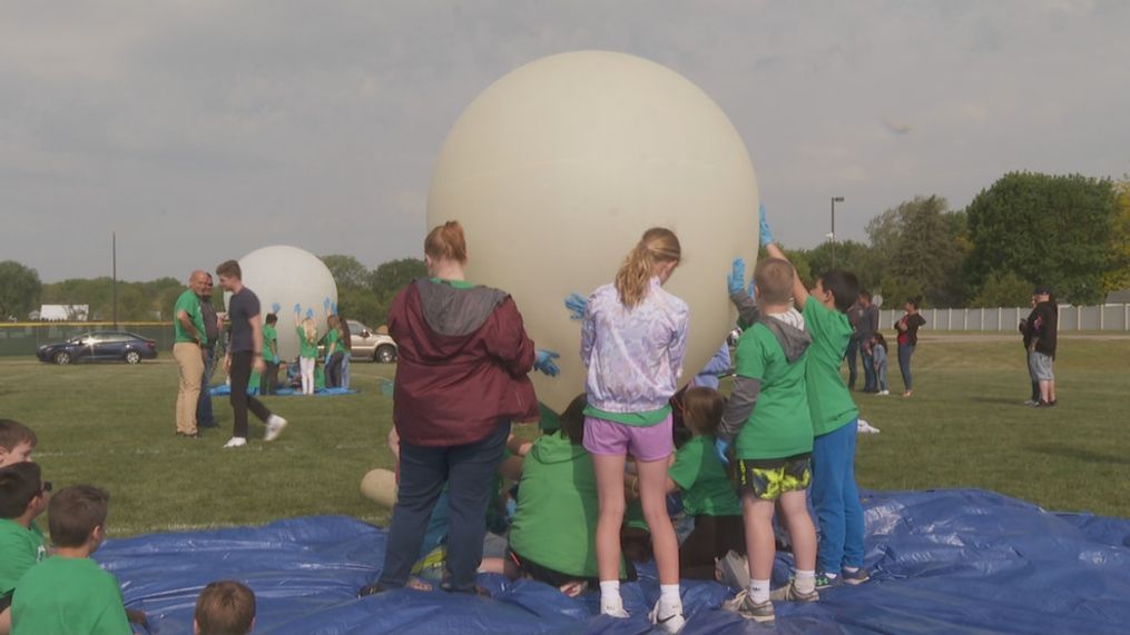 Teaching with weather balloons (Engage your students in hands-on learning)