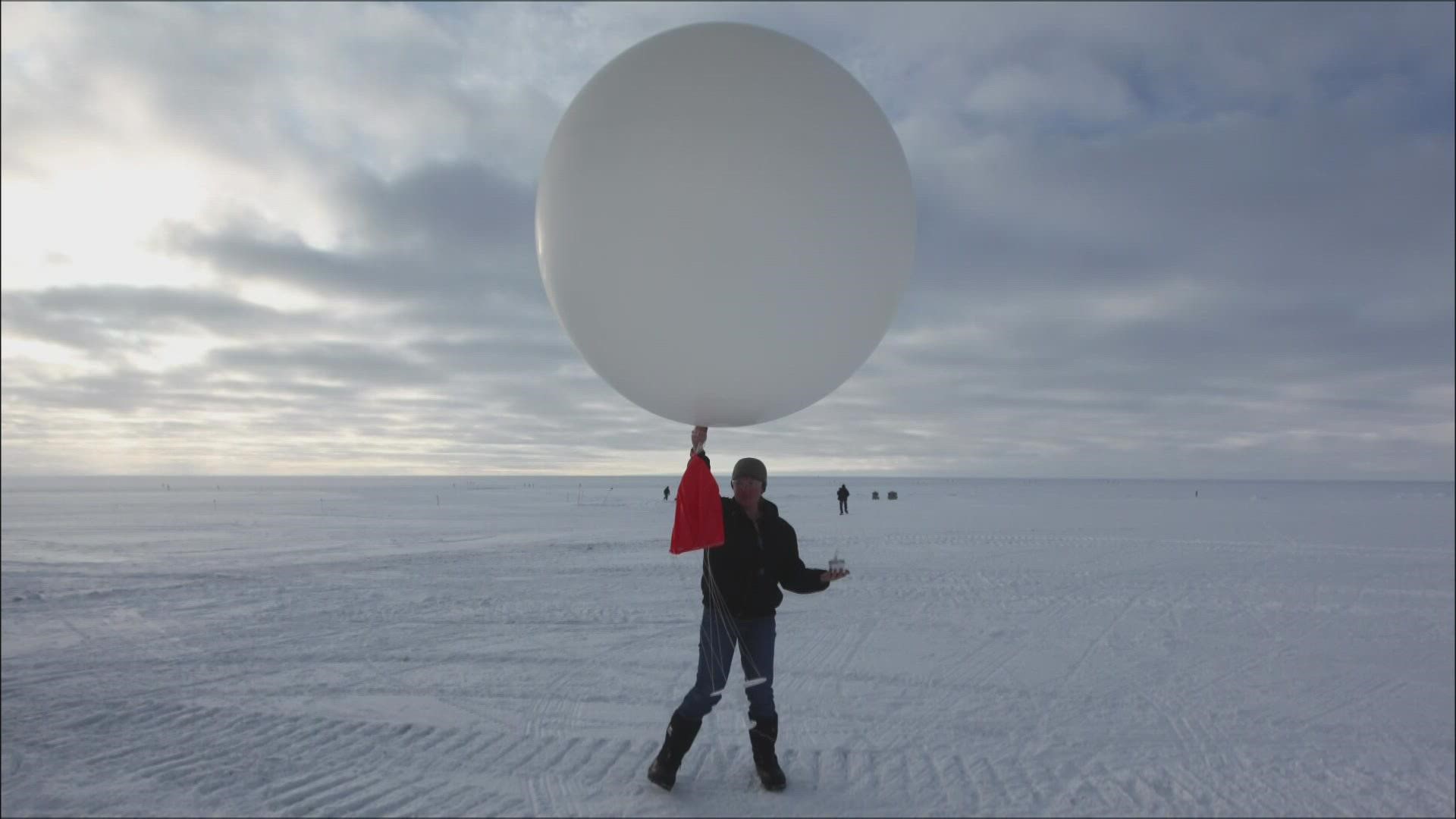 How do weather balloons work? Find out how to use weather balloons for forecasting.