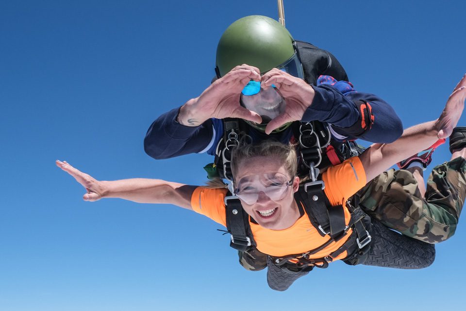 What is the typical parachute weight range? Knowing this helps you pick the most comfortable skydiving rig.