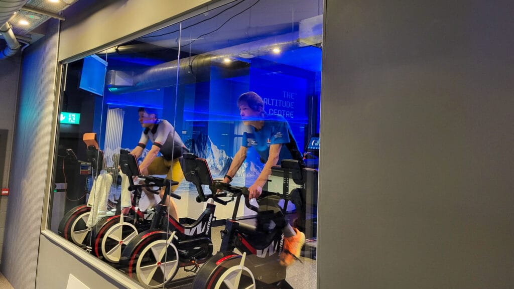 How does an altitude machine work to boost your endurance? A simple guide for beginners.