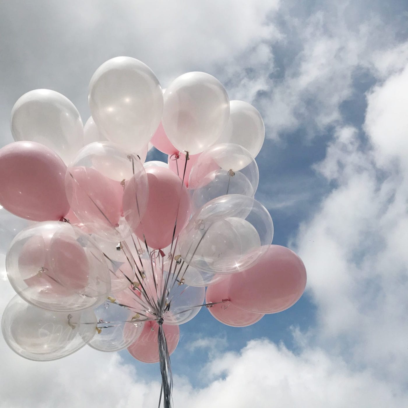 How much helium to lift 1 lb? This guide explains the simple math you need for it.