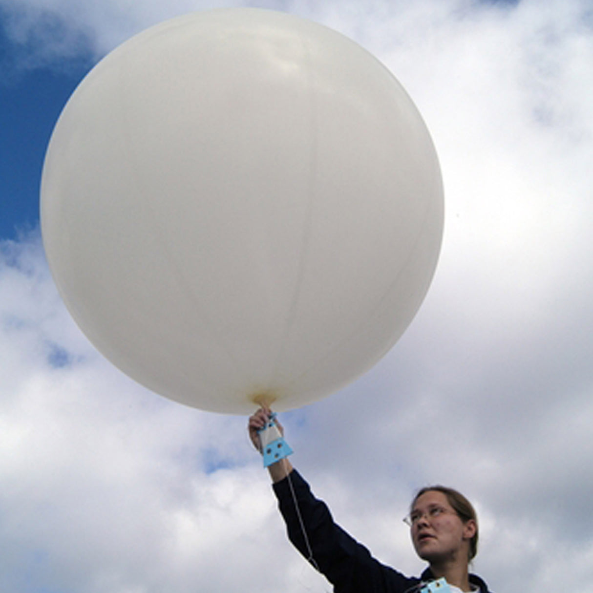 Where to Find Reliable Weather Balloon Suppliers Near Me?