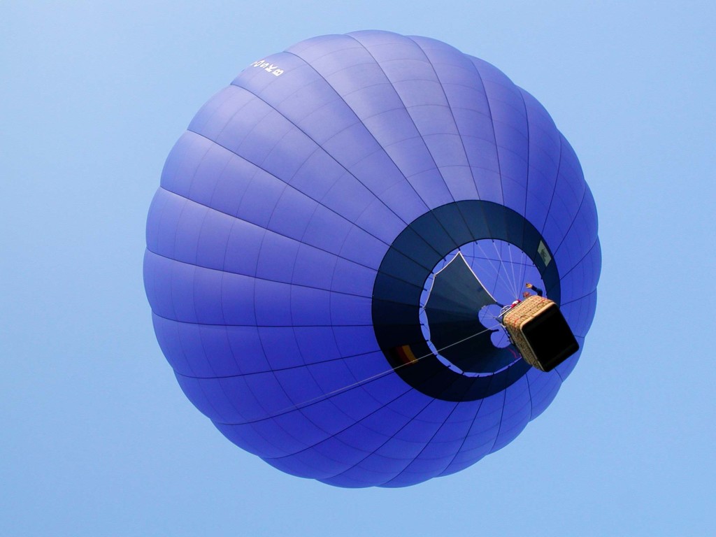How far do balloons travel, really? Understand their typical flight range and environmental effects easily.